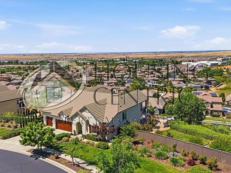 7242 Breaker Point Way — Photo 2