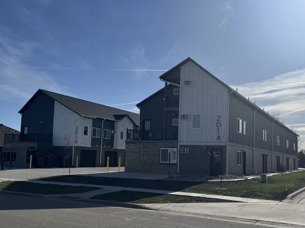 Lofts at Willow Creek, 2014 & 2016 Kemp Pl E #1, Watertown, SD 57201