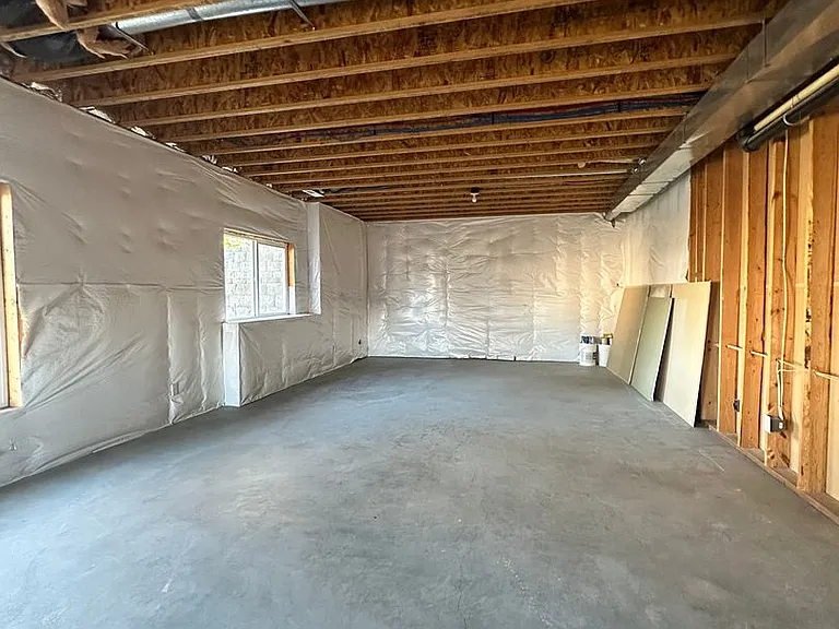 946 Briarwood Dr — Photo 26
