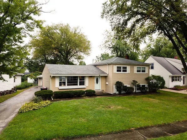 528 Winchester Rd, Chicago Heights, IL 60411