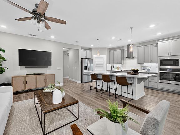 3rd image of 8552 Avelin Pl