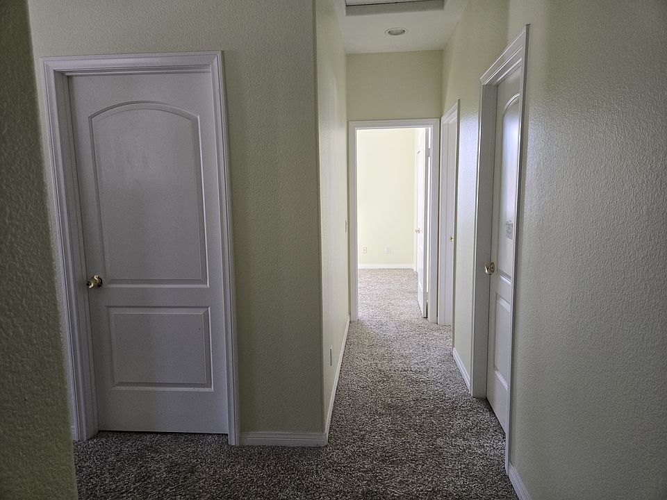 1st image of 1114 Amelia Pl