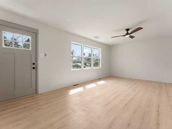 4th image of 2403 Thomas Rd