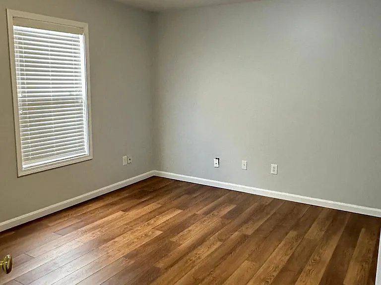 10913 Symington Cir — Photo 12