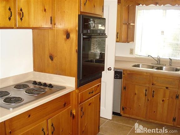 3rd image of 3406 Finch St