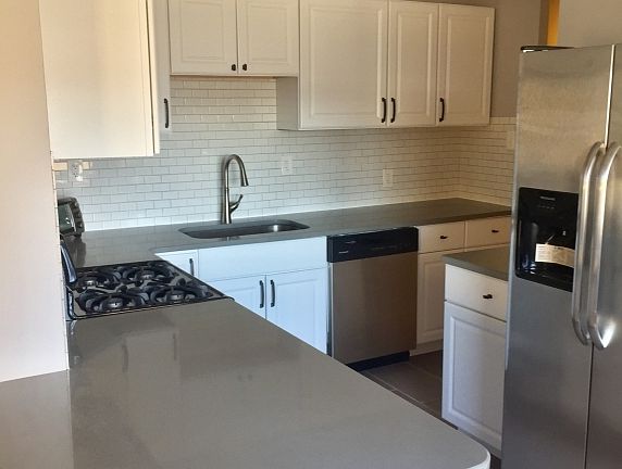 5th image of 2601 Pennsylvania Ave APT 226