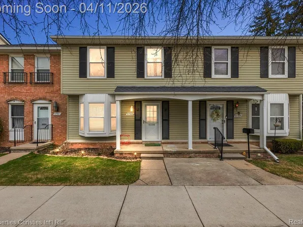 37589 Charter Oaks Blvd, Clinton Township, MI 48036