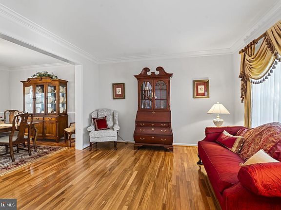 4th image of 505 Ridgerun Ln