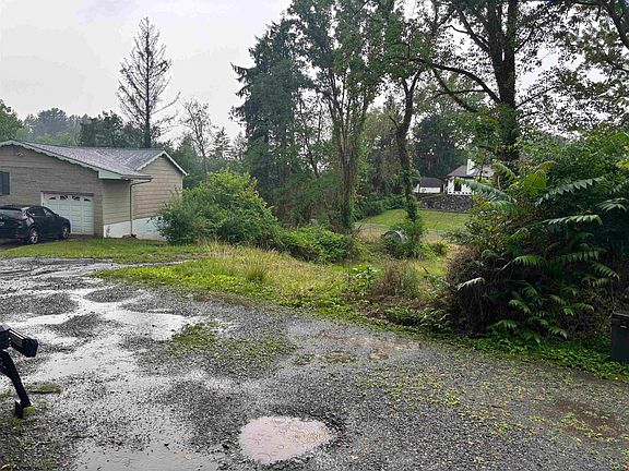 2nd image of 782 Meadowbrook Rd