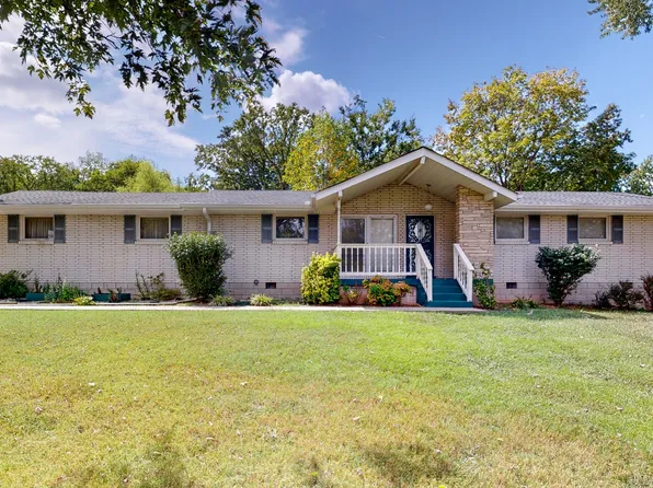 167 Lakeside Park Dr, Hendersonville, TN 37075