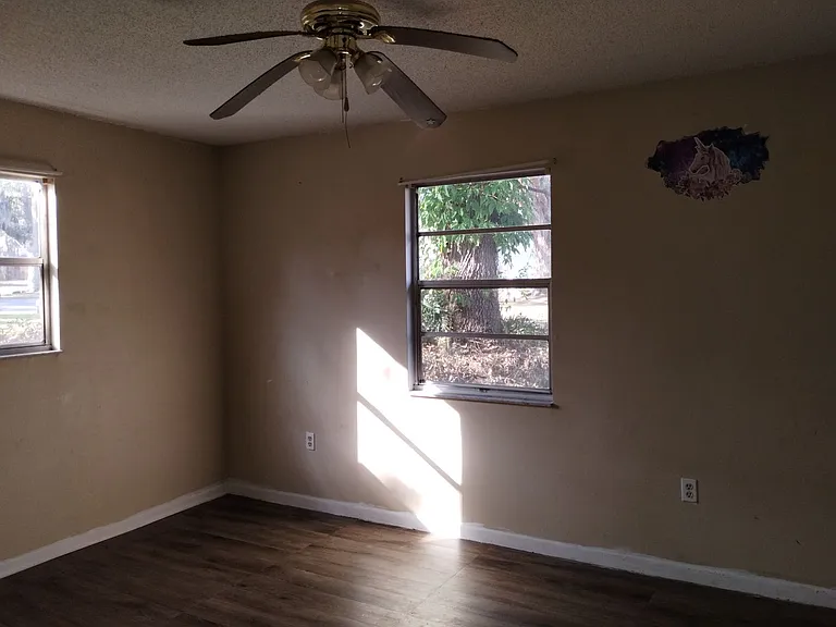 20056 Suncrest Dr — Photo 12