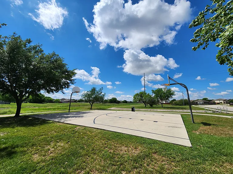 268 Goliad Dr — Photo 33