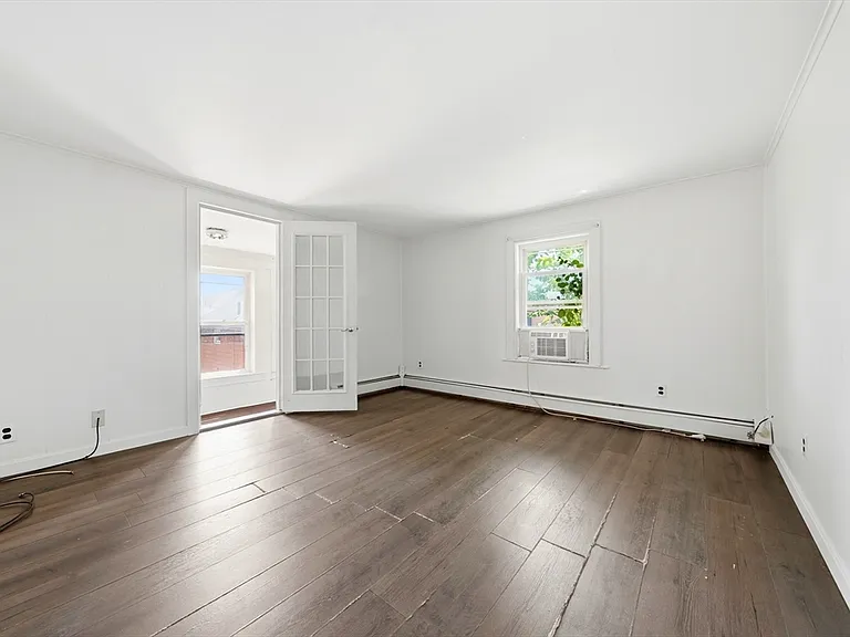 23 Edmund St #2 — Photo 3