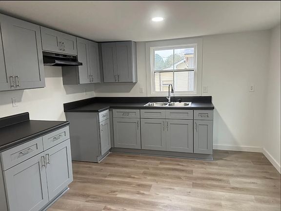 3rd image of 1627 Old Lynwood Cir