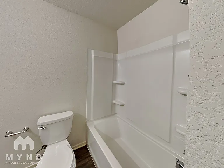 9168 Pleasant Valley Dr — Photo 17