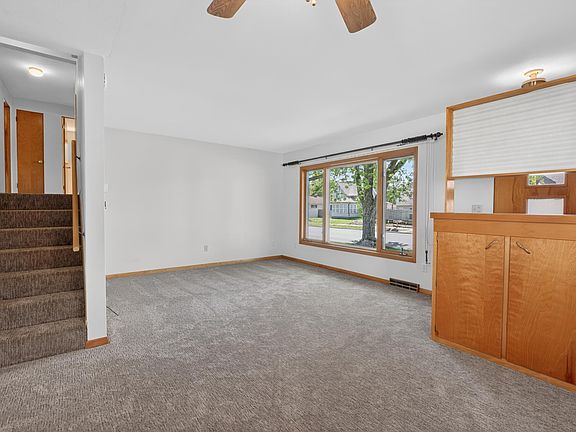 5th image of 1622 W 3rd St
