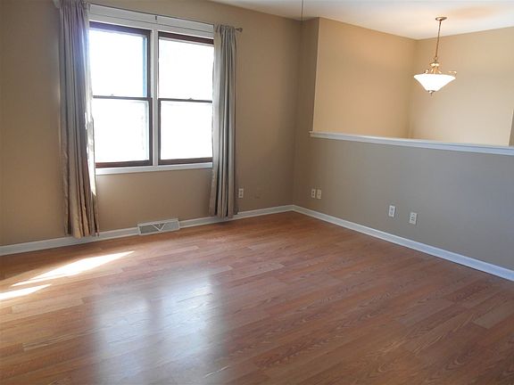 5th image of 4728 Cromwell Ln