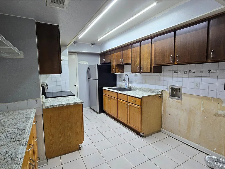 7913 Grove Ridge Dr — Photo 10