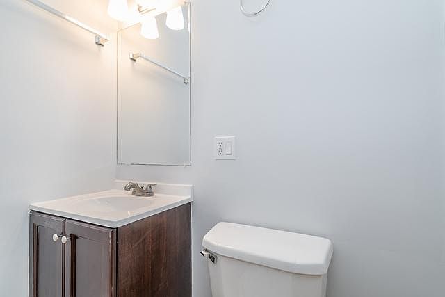 1st image of 2254 W Arthur Ave #G