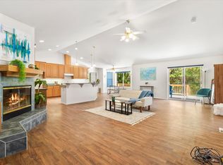 1281 N Pinnon Rd, Grants Pass, OR 97526