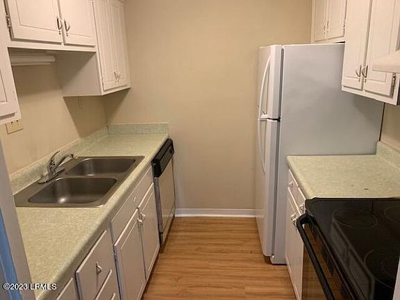 2nd image of 400 William Hilton Pkwy APT 4