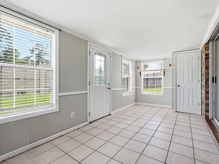339 Peggy Dr — Photo 18