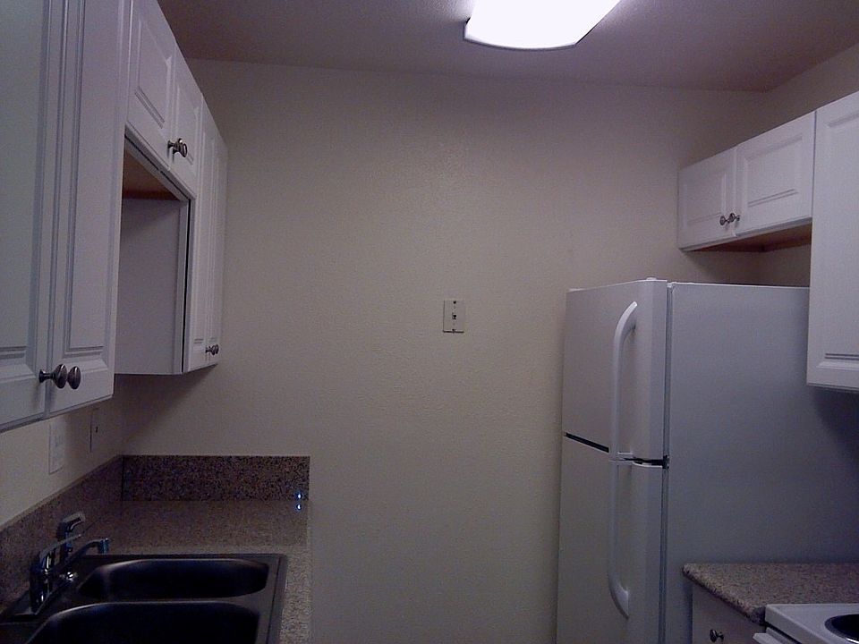 2nd image of 1042 15th St APT 4