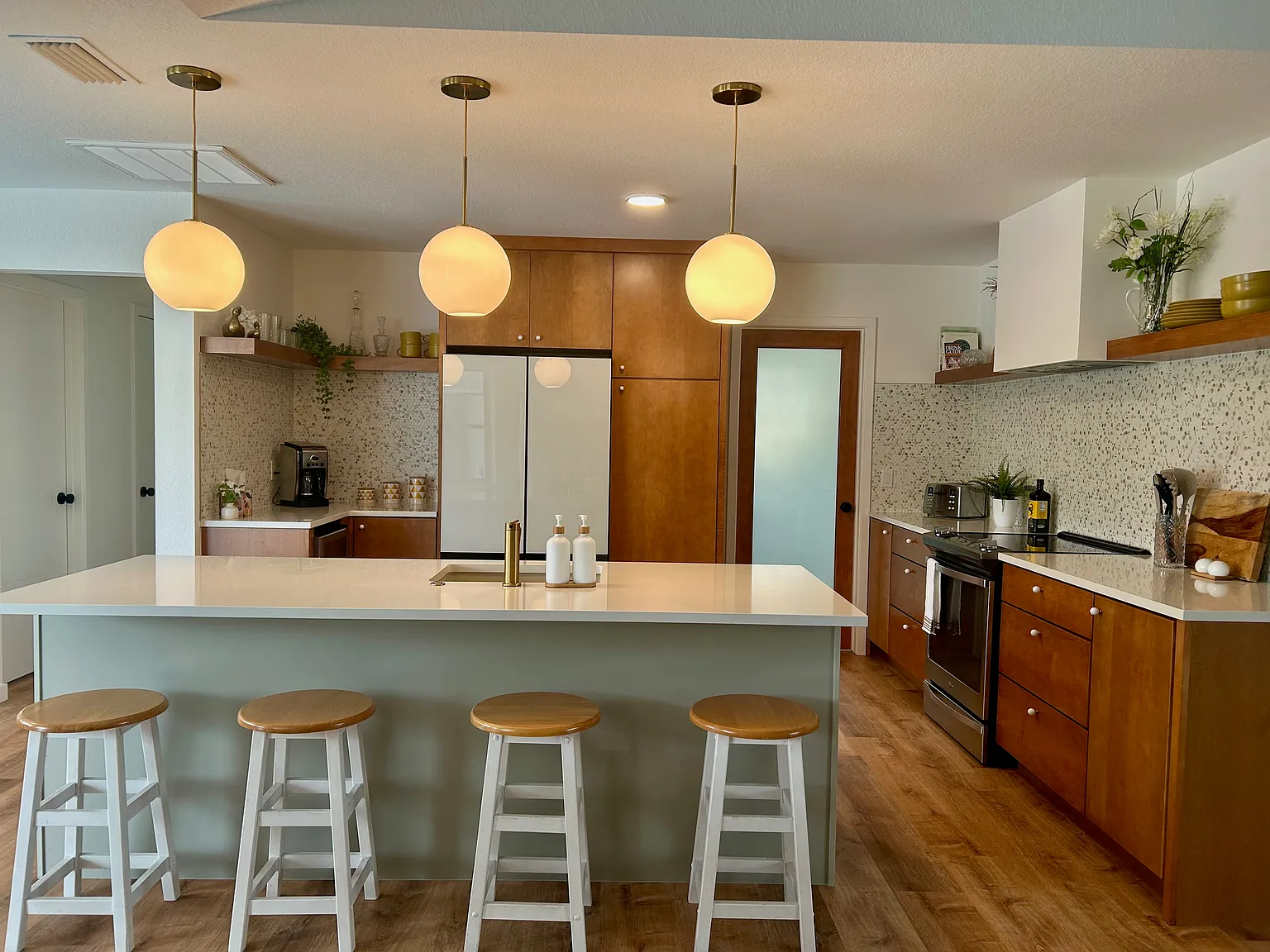 2 bed, 1569 sqft, $2,100 — Photo 4