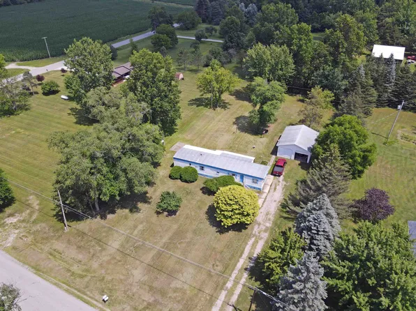 15031 Corunna Rd, Chesaning, MI 48616