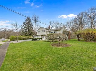 96 Durant Ln, Closter, NJ 07624