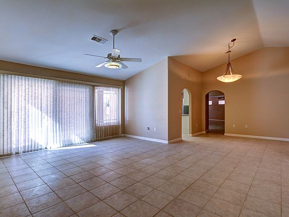 3rd image of 8821 Smokey Dr