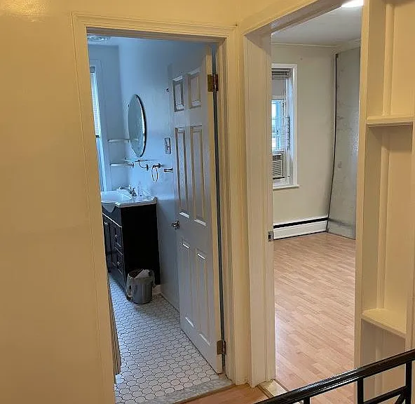 5112 James St — Photo 2