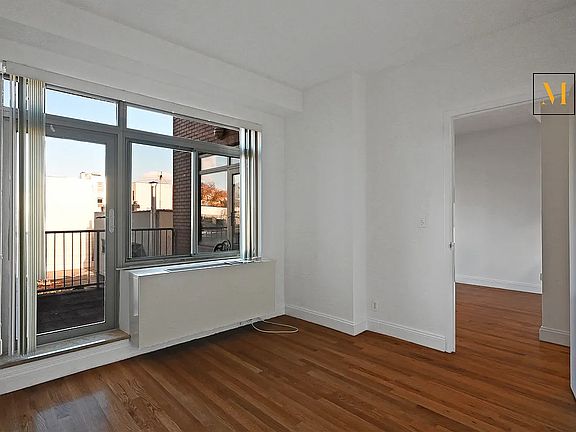 4th image of 4013 Broadway APT 3C
