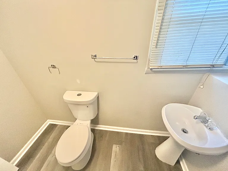 1830 E Riverside Dr #1 — Photo 11