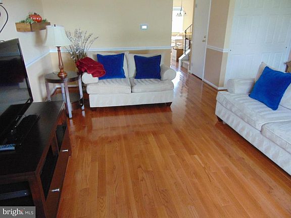 4th image of 506 Lancaster Ct