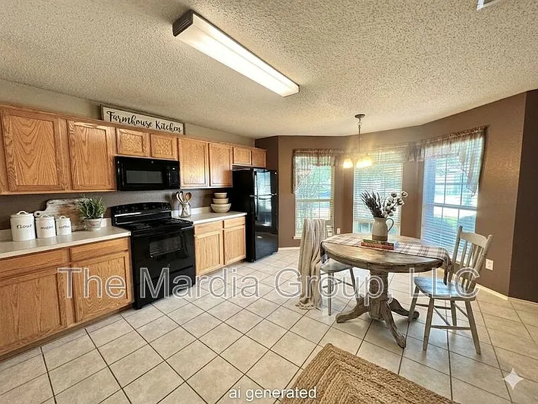 1012 Margaret Dr — Photo 6