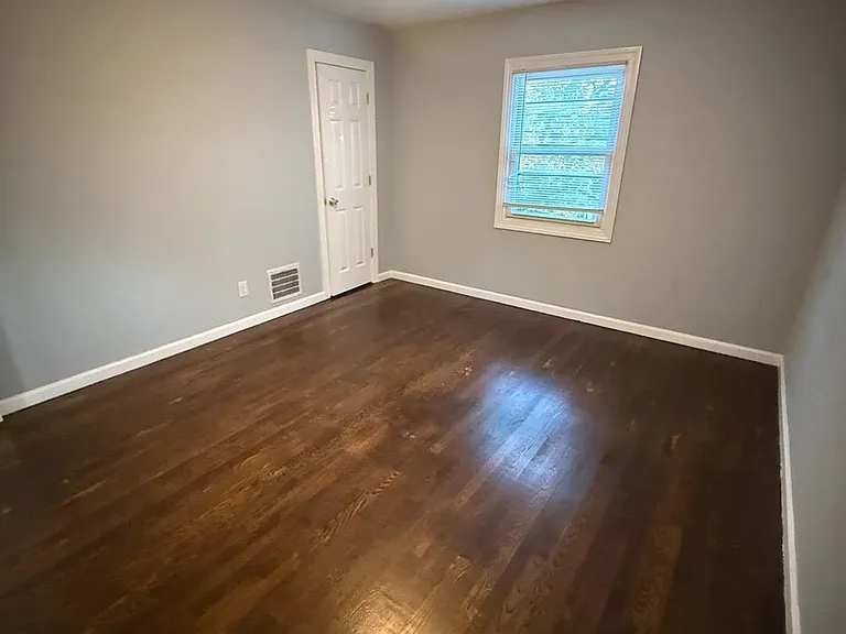 43 Crampton Ave — Photo 9