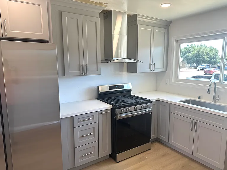 7777 Shannon Ave — Photo 2