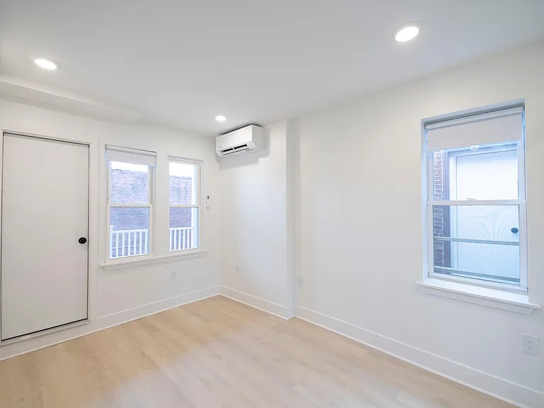 4902 Chestnut St #201 — Photo 11