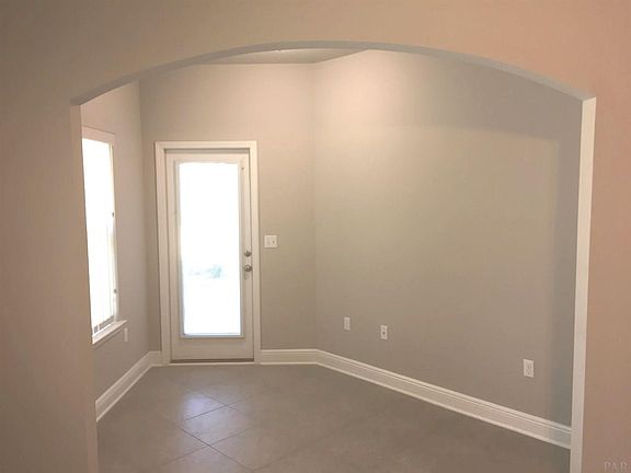 5th image of 924 Legacy Oaks Dr