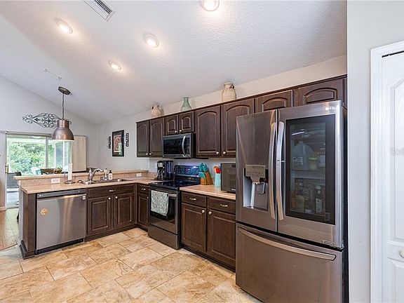 4th image of 10464 Lucaya Dr