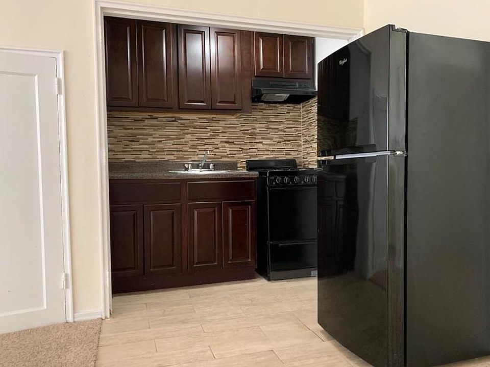 2nd image of 1102 Sheridan Ave APT C