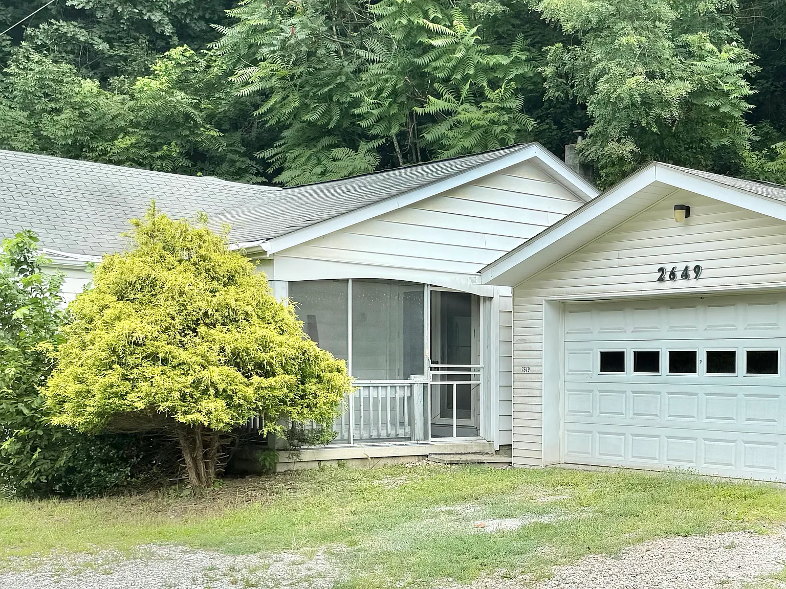 2 bed, $975 — Photo 1