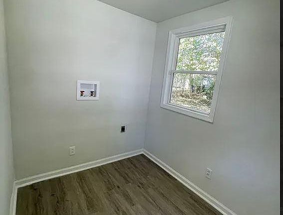 3rd image of 129 Harris Ave
