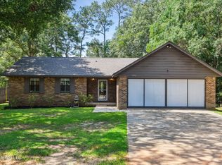 2205 Farmington Dr, Gautier, MS 39553