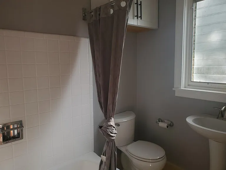 700 Hamilton Cres #1 — Photo 11