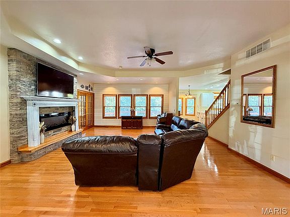 4th image of 6023 Lake Point Dr
