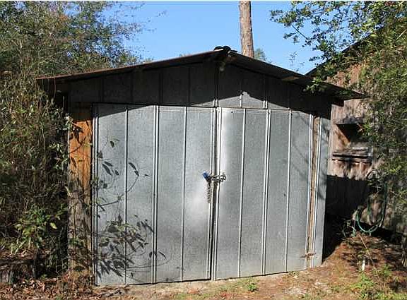 4th image of 333 Camelia Ln