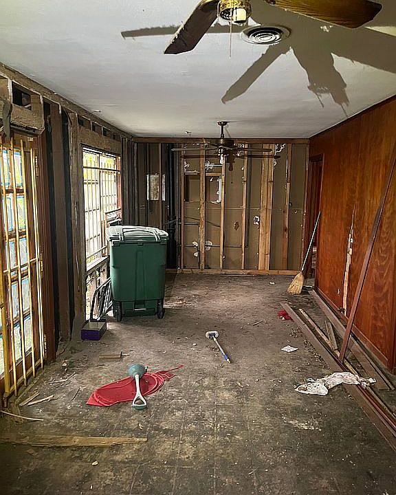 1st image of 2138 Woodvine Dr