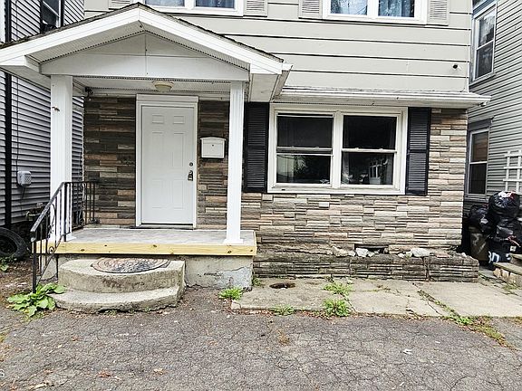 3rd image of 39 Spring St